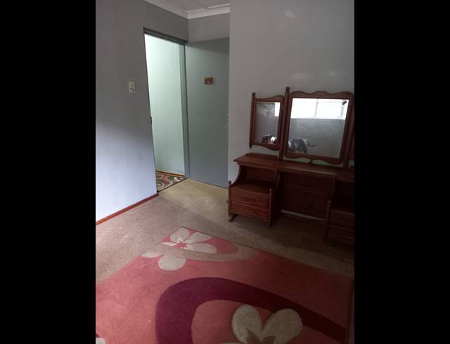 4 BEDROOM HOUSE FOR SALE IN QUEENSBURGH CENTRAL